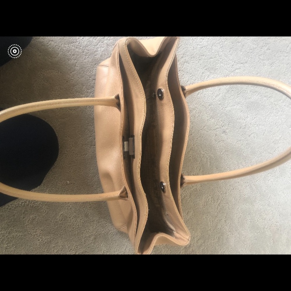 Authentic Tan CHANEL 2.5 East Executive Tote Purse - Picture 8 of 8